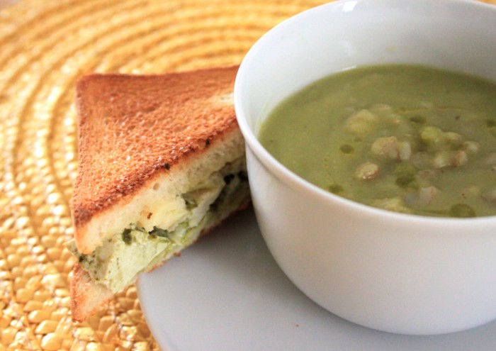zuppa di fave secche con tostino in pendant