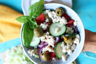 ricetta insalata greca vegana