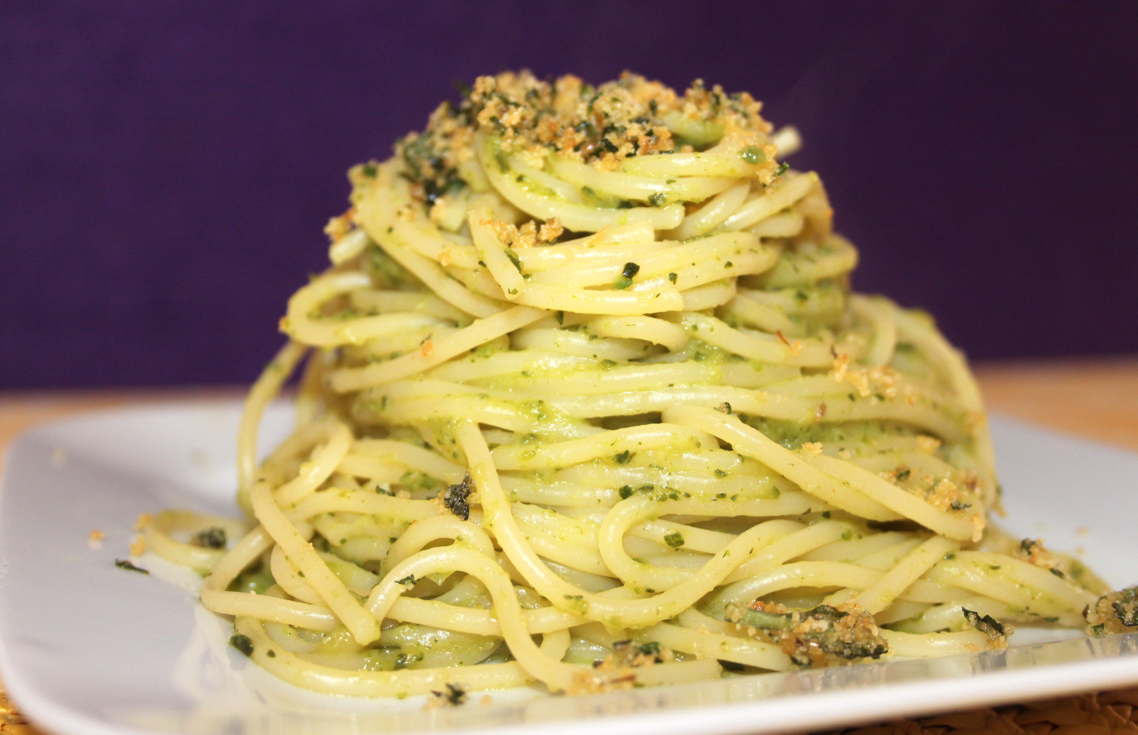SPAGHETTI ZUCCHINE ED ERBE AROMATICHE