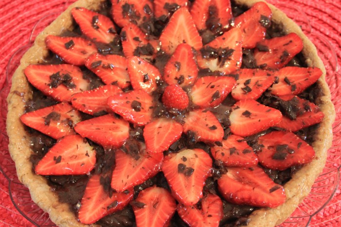 CROSTATA FRAGOLE E CIOCCOLATO festa della mamma