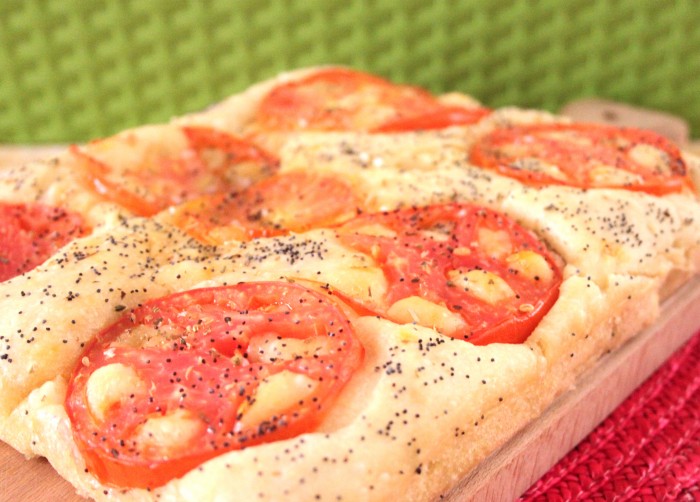 focaccia pugliese ai pomodori