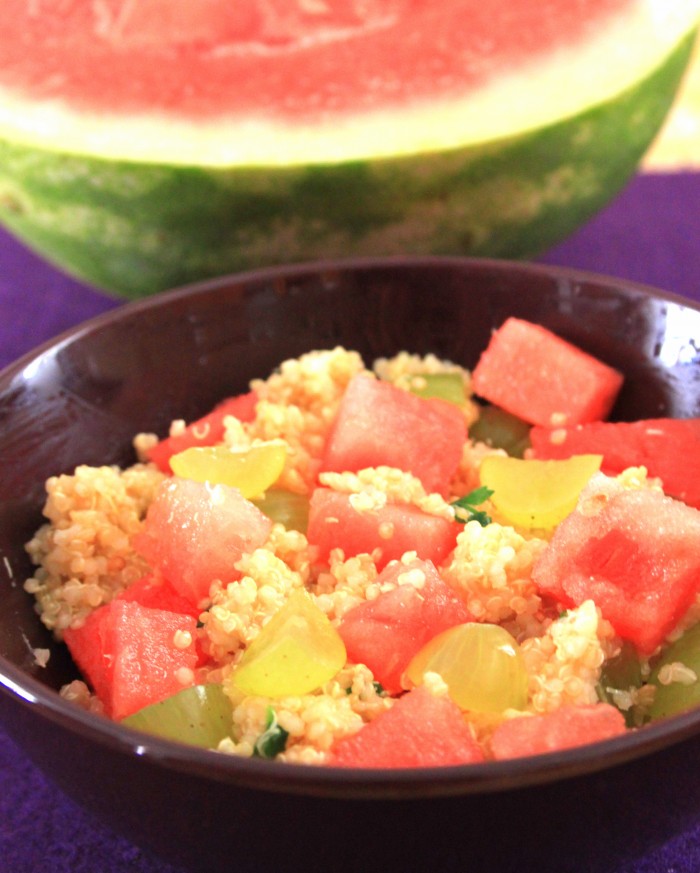 insalata di quinoa con anguria ed uva