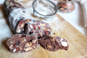 salame di cioccolato vegan con cacao ricetta