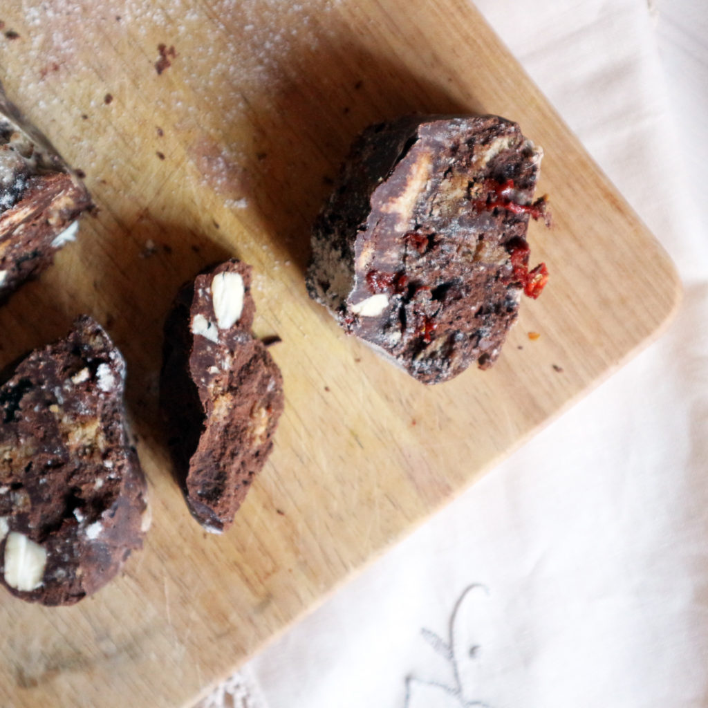 salame di cioccolato vegan con cacao ricetta