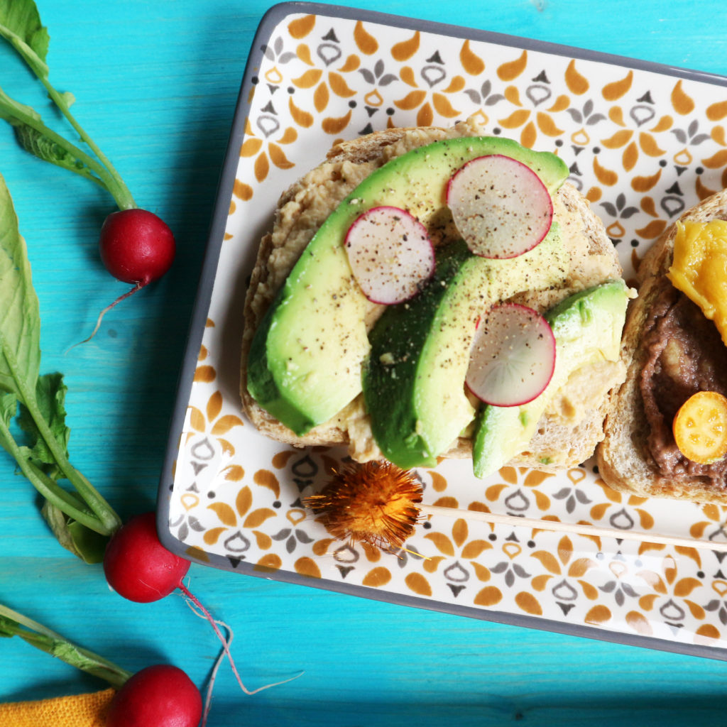 avocado toast vegan ricetta