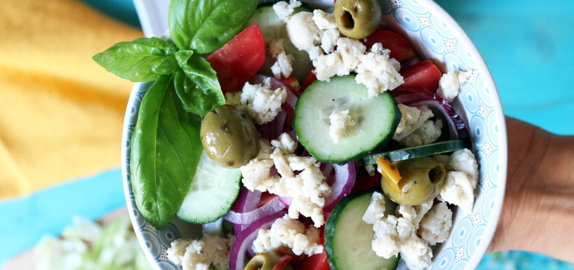 ricetta insalata greca vegana