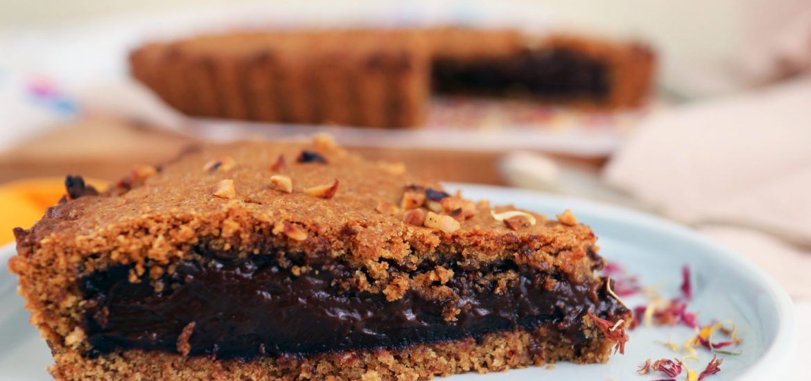 crostata vegana ripiena di crema al cioccolato