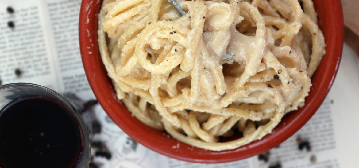 cacio e pepe vegana con anacardi