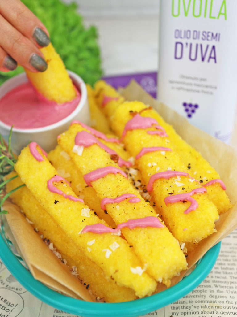 Polenta fries con salsa cocktail speciale